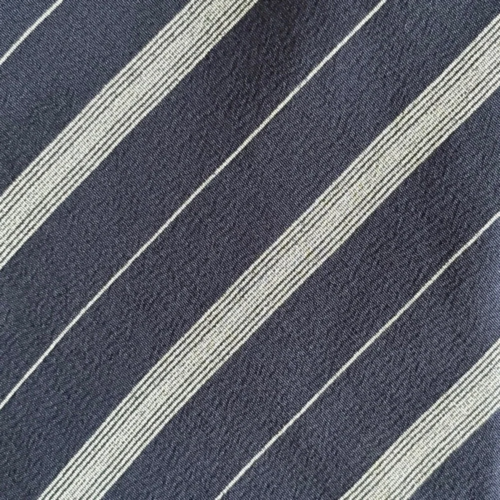 Giorgio Armani Mens Silk Necktie Navy Blue Silver Stripe Made Italy
